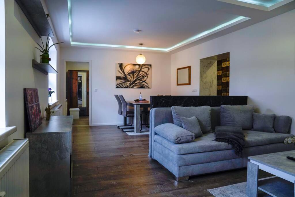 Ht Appartement Nr 2 Greppin Kültér fotó